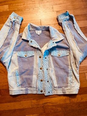 Oli & Hali Two-Tone Light Blue Denim Jacket with Patterned Trim